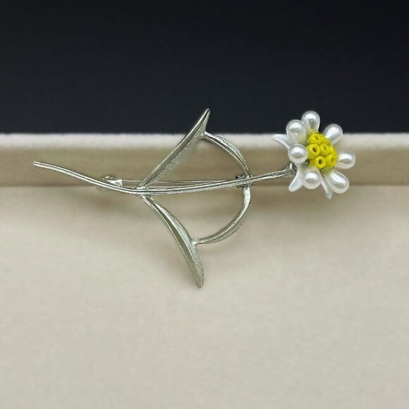 Silver with White Pearl Beaded and Enamel Stemmed Daisy Flower Pin Back Brooch - Picture 4 of 8